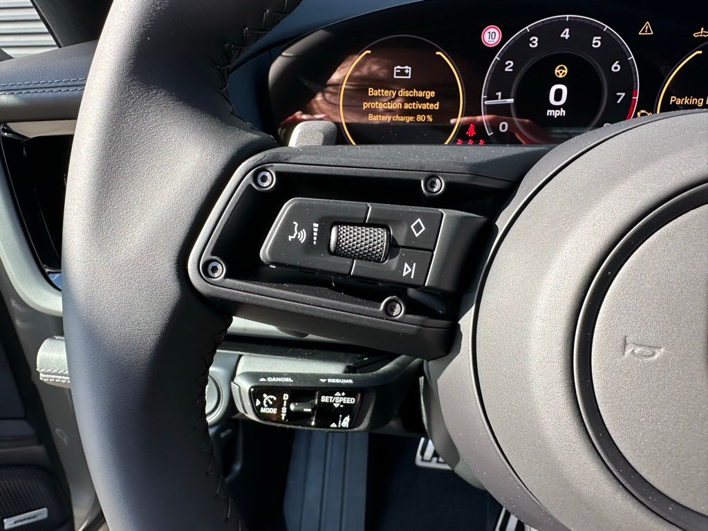 Thumbnail: 2026 Porsche Panamera - 17