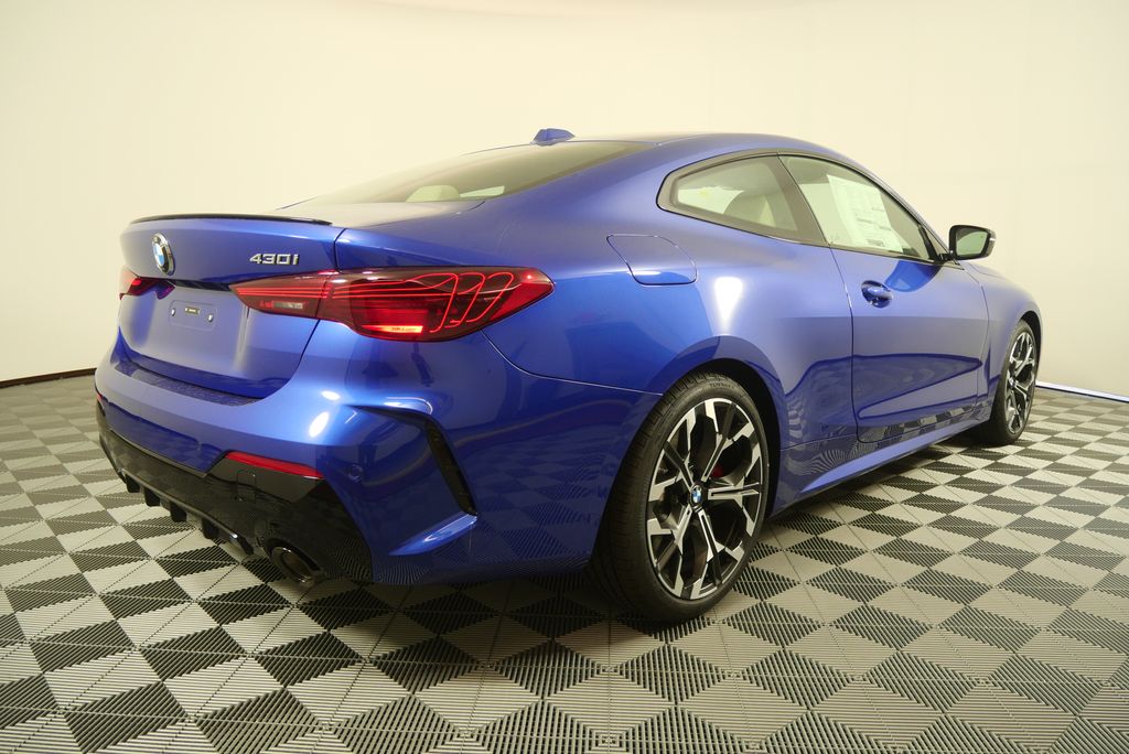 Thumbnail: 2027 BMW 4 Series - 5