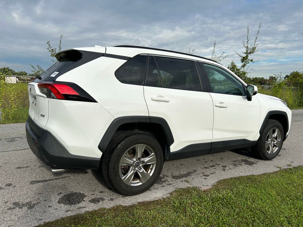 Thumbnail: 2022 Toyota RAV4 - 5