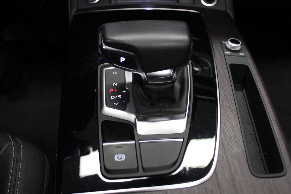 Thumbnail: 2022 Audi Q5 - 14