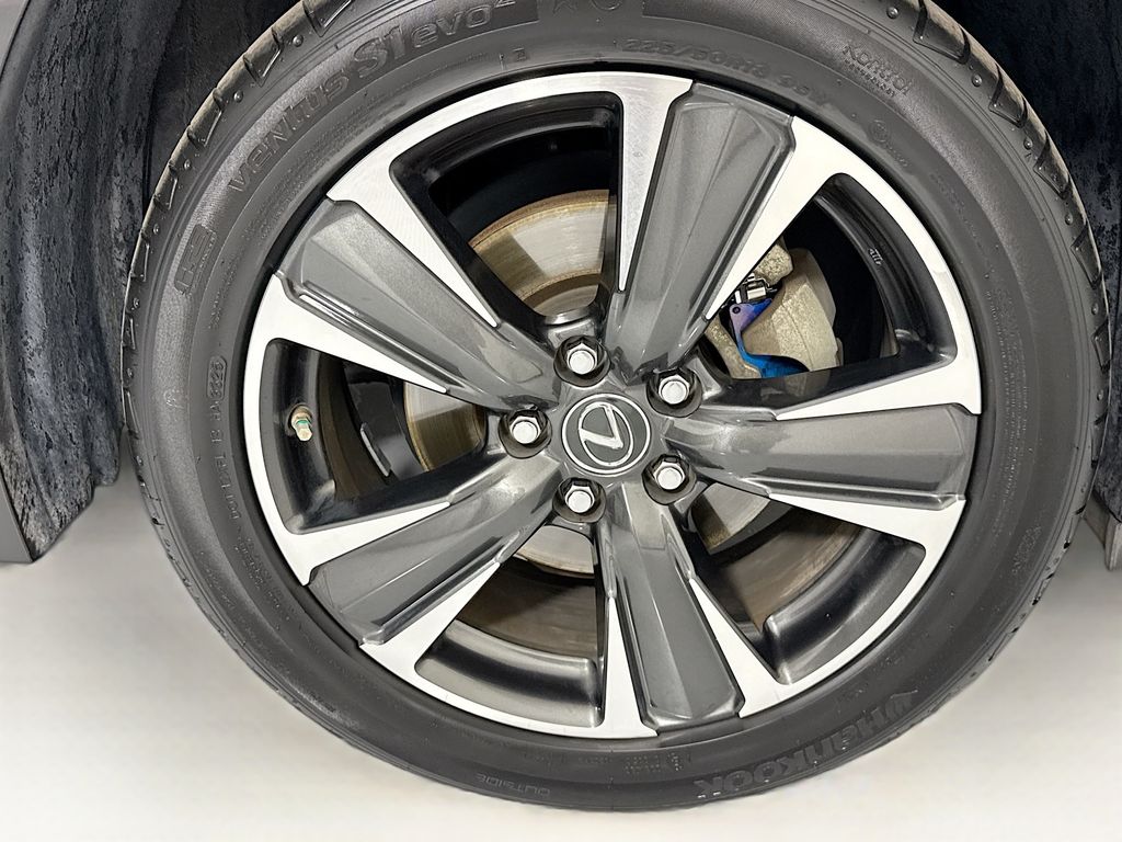 Thumbnail: 2019 Lexus UX - 32