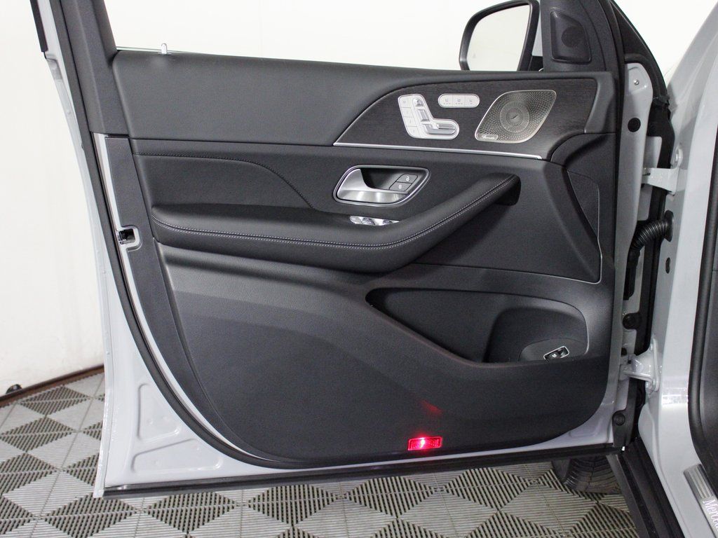 used 2026 Mercedes-Benz GLE car, priced at $57,997