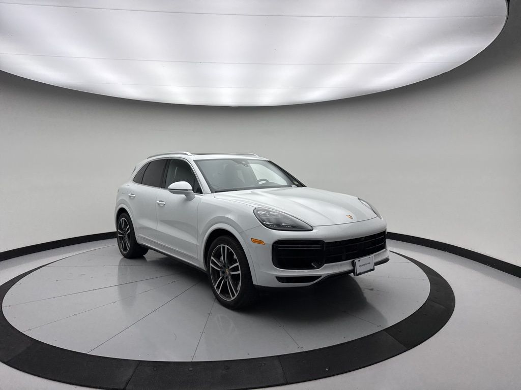 Thumbnail: 2019 Porsche Cayenne - 3