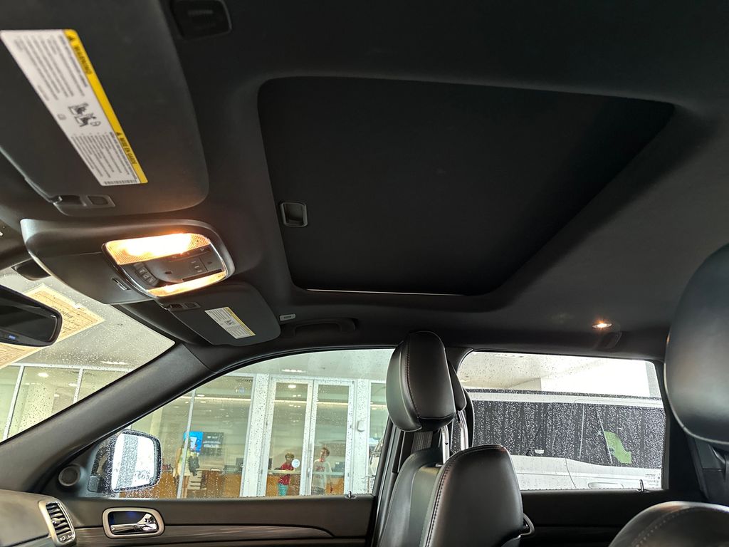 Used Car 2020 Jeep Grand Cherokee  Altitude For Sale Under $25,000 In Austin, Texas