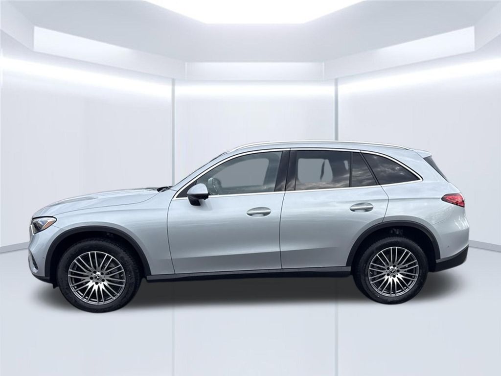 Thumbnail: 2027 Mercedes-Benz GLC - 2