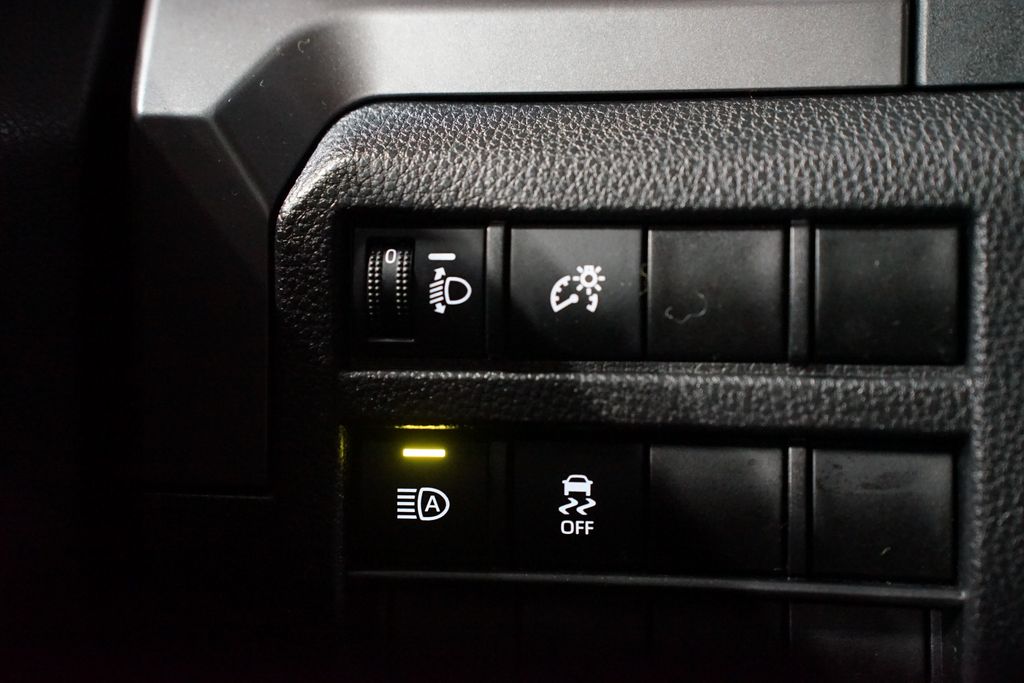 Thumbnail: 2024 Toyota Tacoma - 25