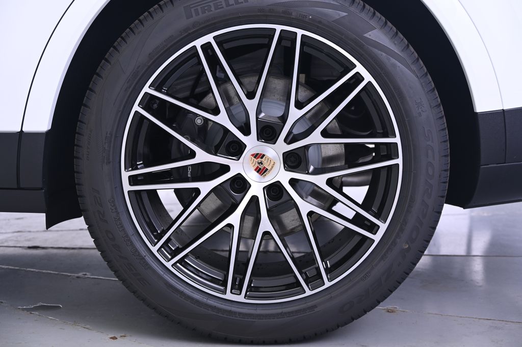 Thumbnail: 2025 Porsche Cayenne - 12