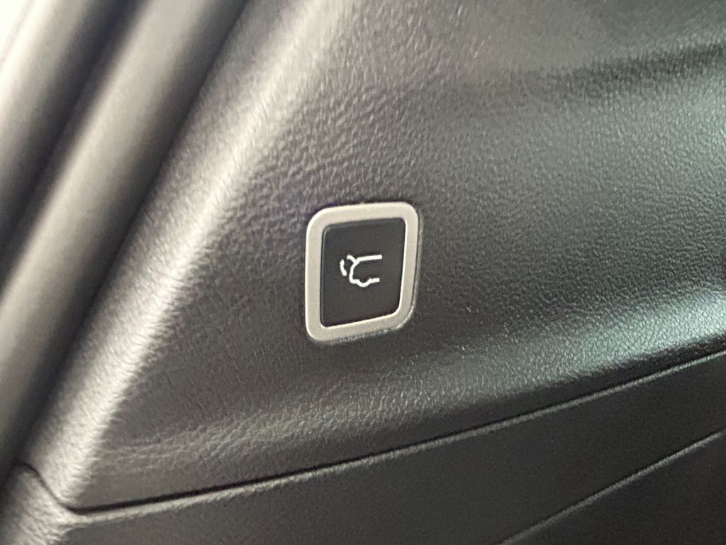 New 2026 Bright White Clearcoat Chrysler LX image 32