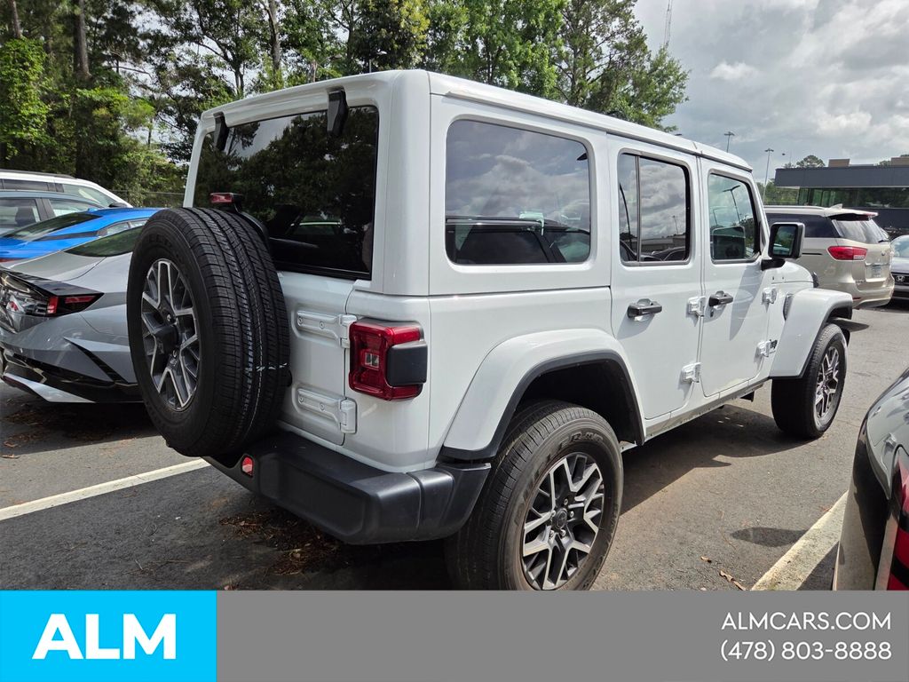Used 2025 White Jeep Sahara image 15