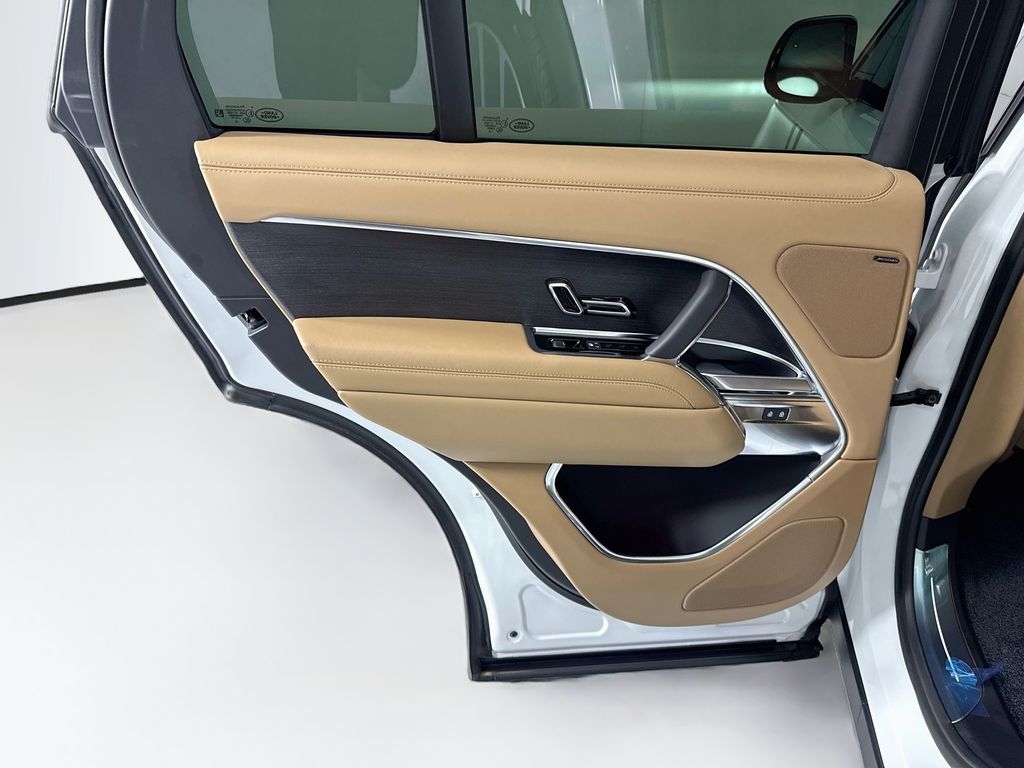 Thumbnail: 2026 Land Rover Range Rover - 28