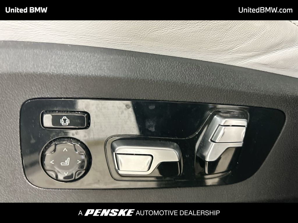 Thumbnail: 2022 BMW X6 - 12