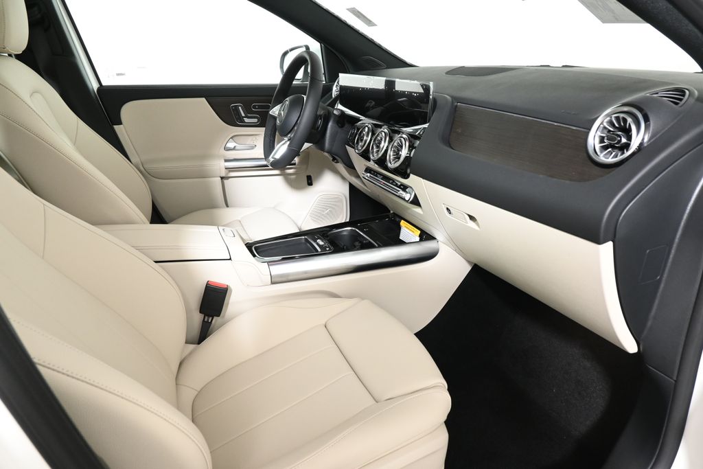 Thumbnail: 2026 Mercedes-Benz GLA - 21