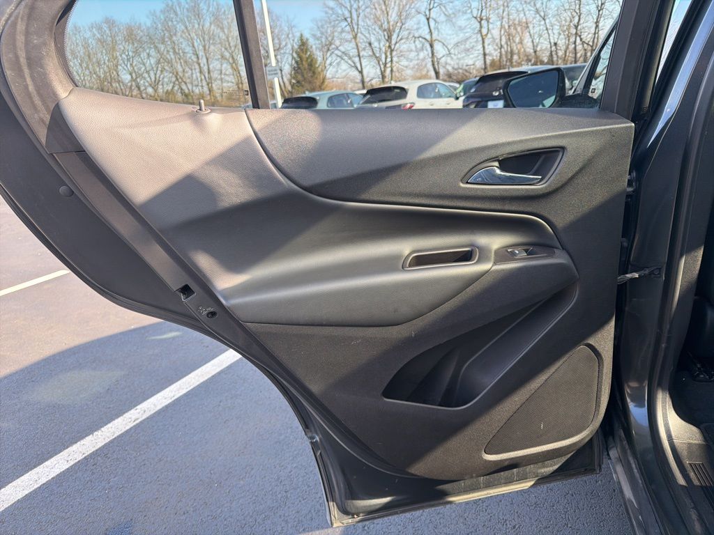 Thumbnail: 2018 Chevrolet Equinox - 21