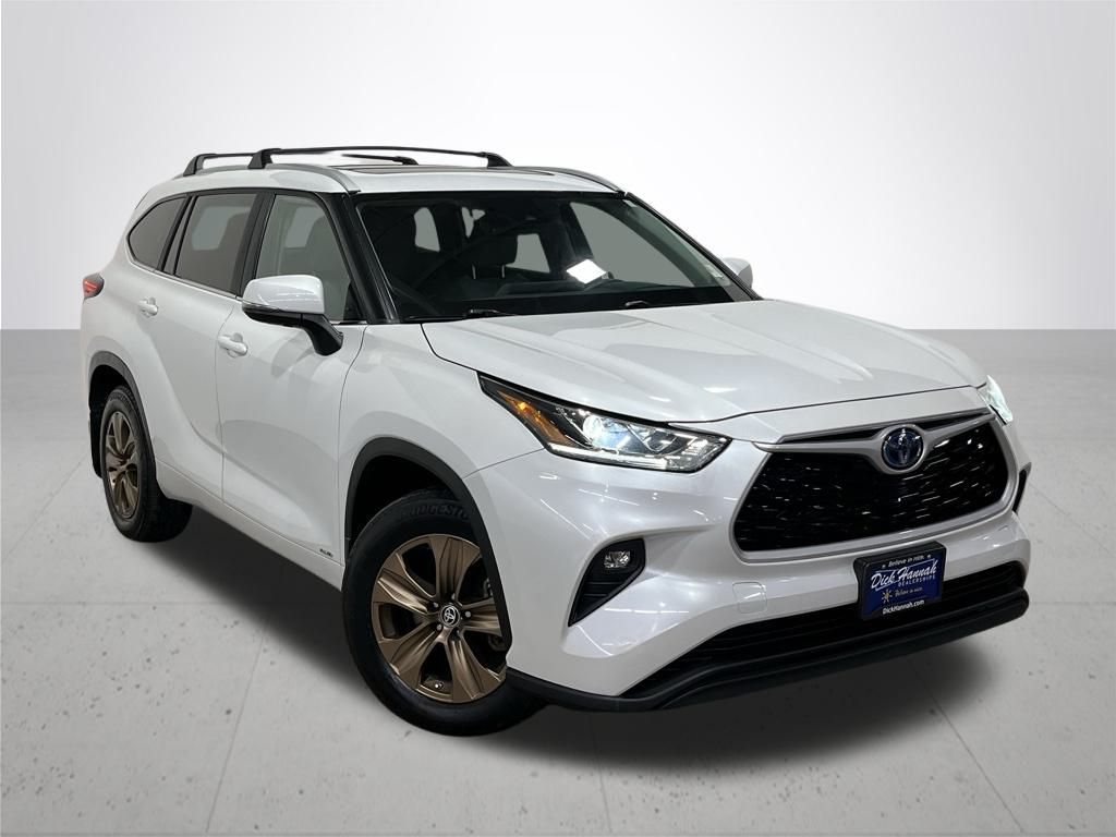 2023 Toyota Highlander Hybrid Bronze Edition