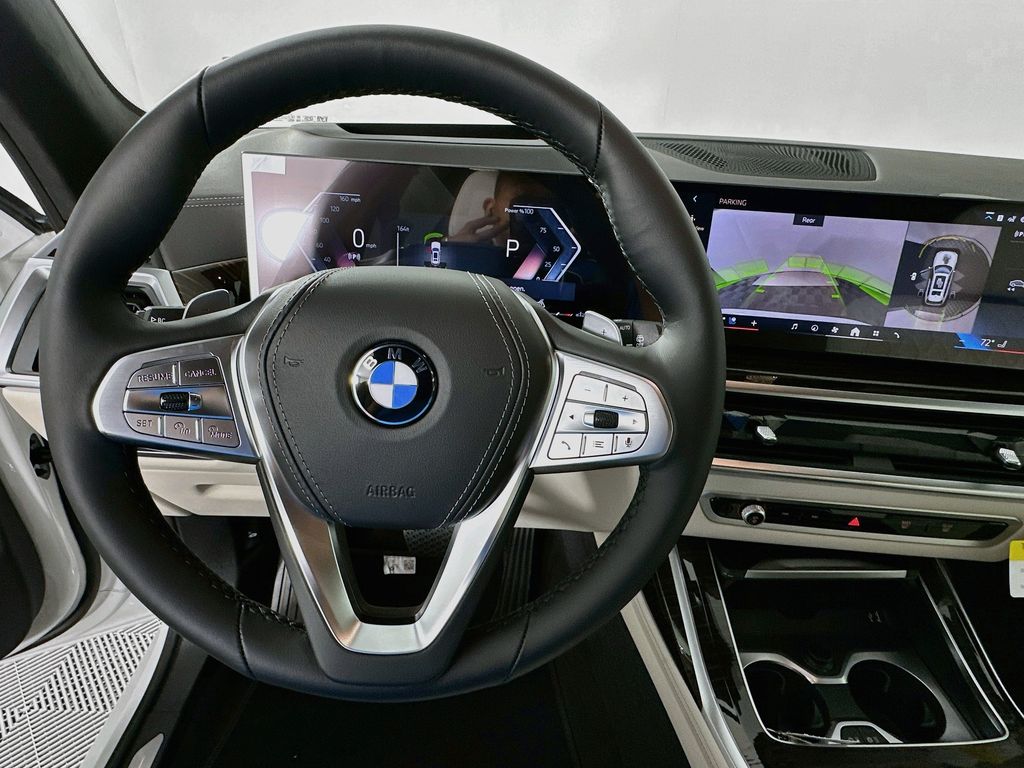 Thumbnail: 2027 BMW X7 - 10