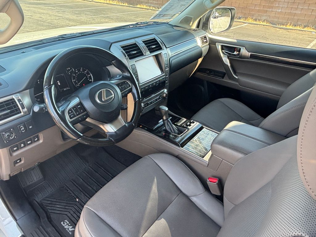 Thumbnail: 2021 Lexus GX - 9