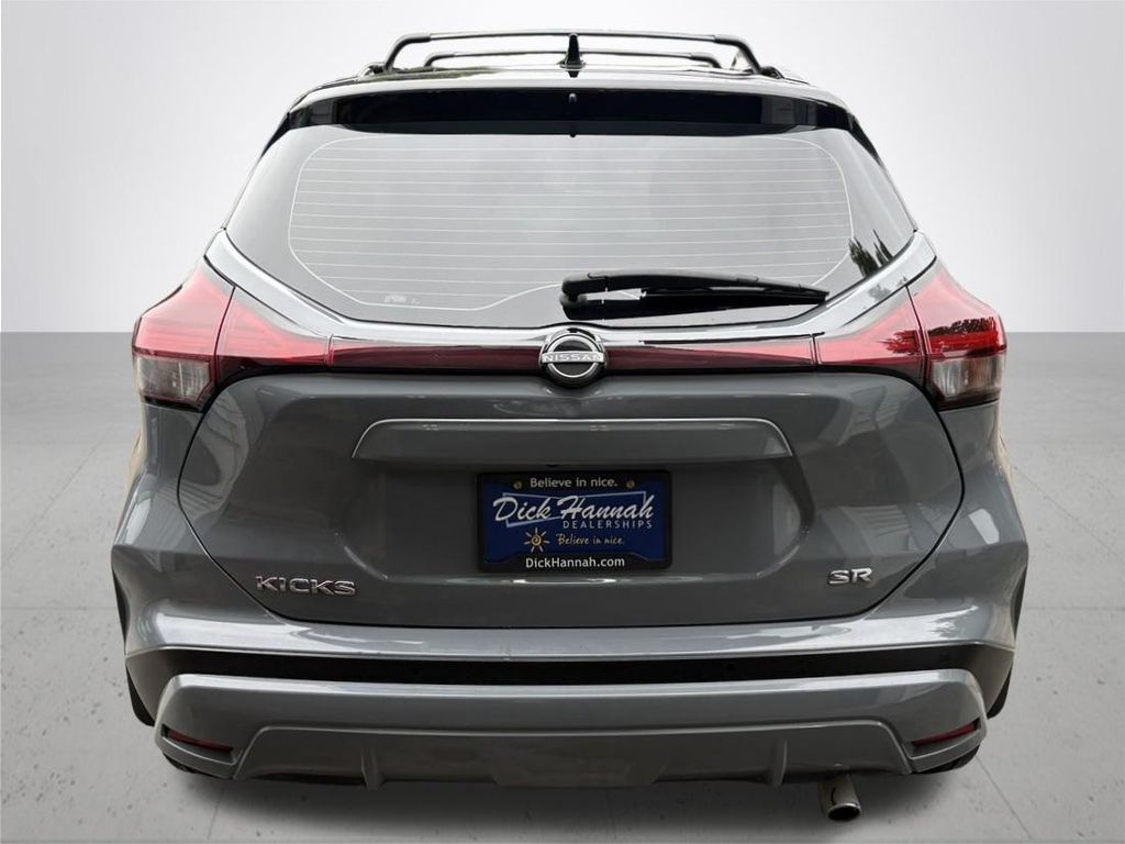 2023 Nissan Kicks SR