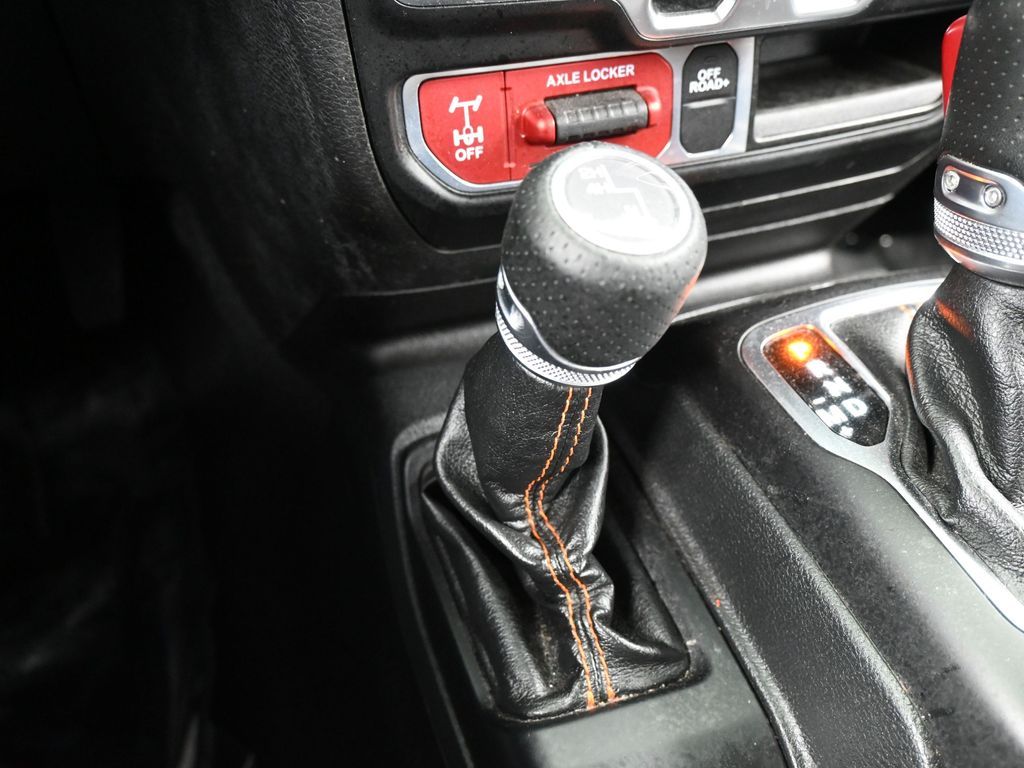 Used 2022 Bright White Clearcoat Jeep Mojave image 28