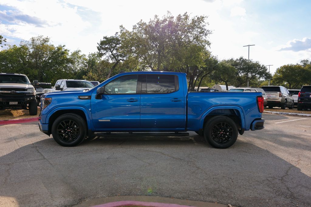 Used 2022 Blue GMC Elevation image 5