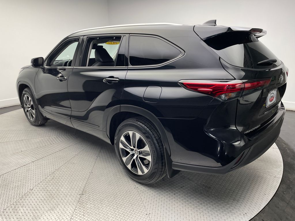 2022 Toyota Highlander XLE 7