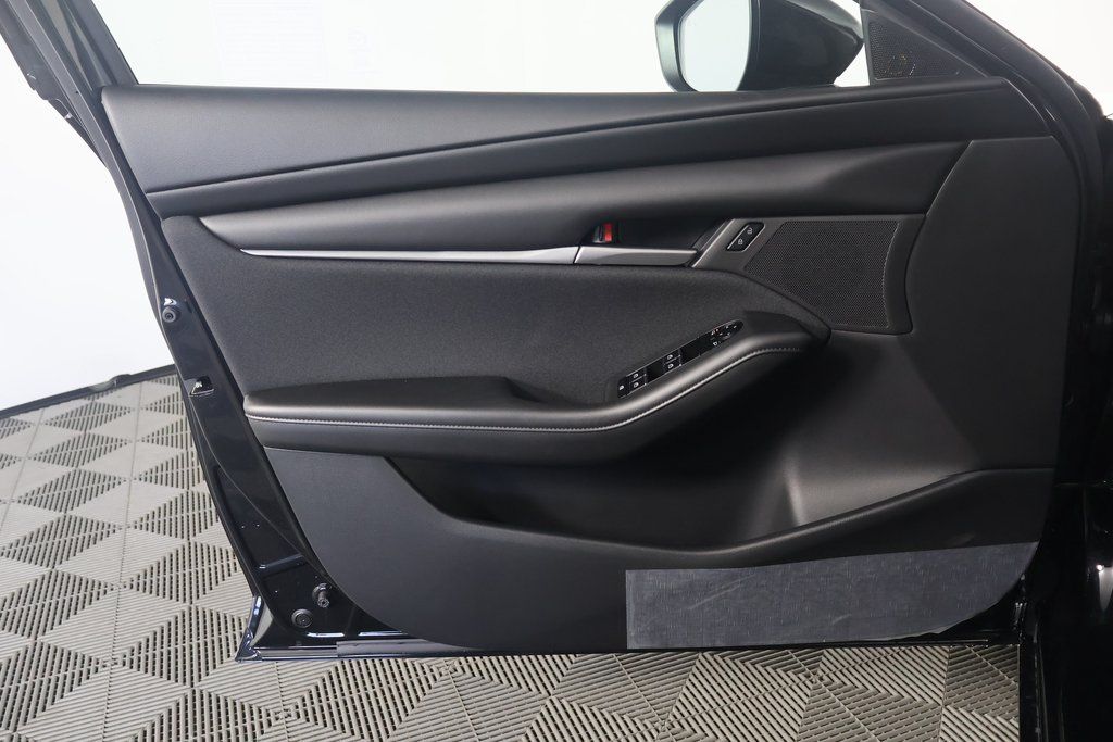 2025 Mazda Mazda3 S 7