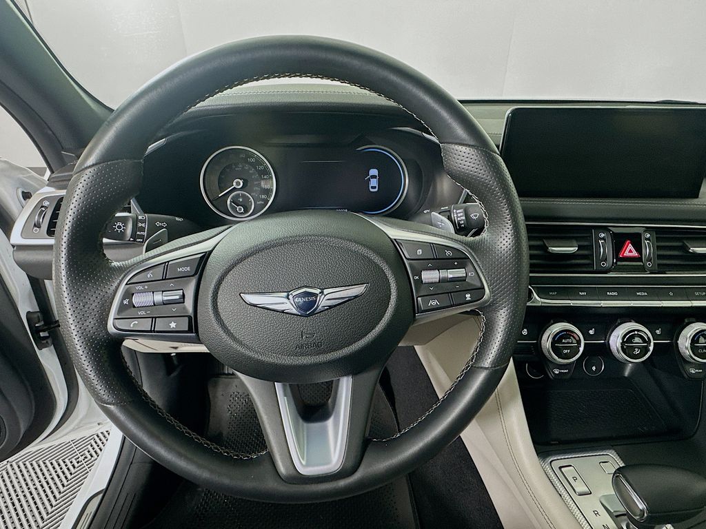 Thumbnail: 2022 Genesis G70 - 11