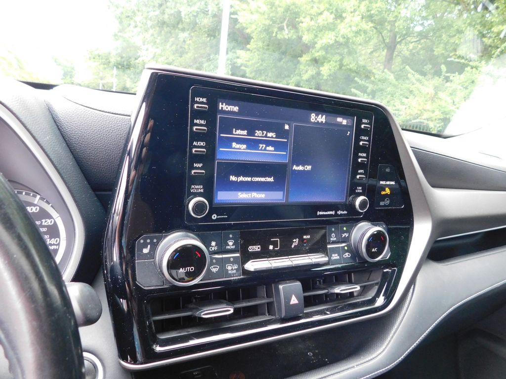Thumbnail: 2020 Toyota Highlander - 10