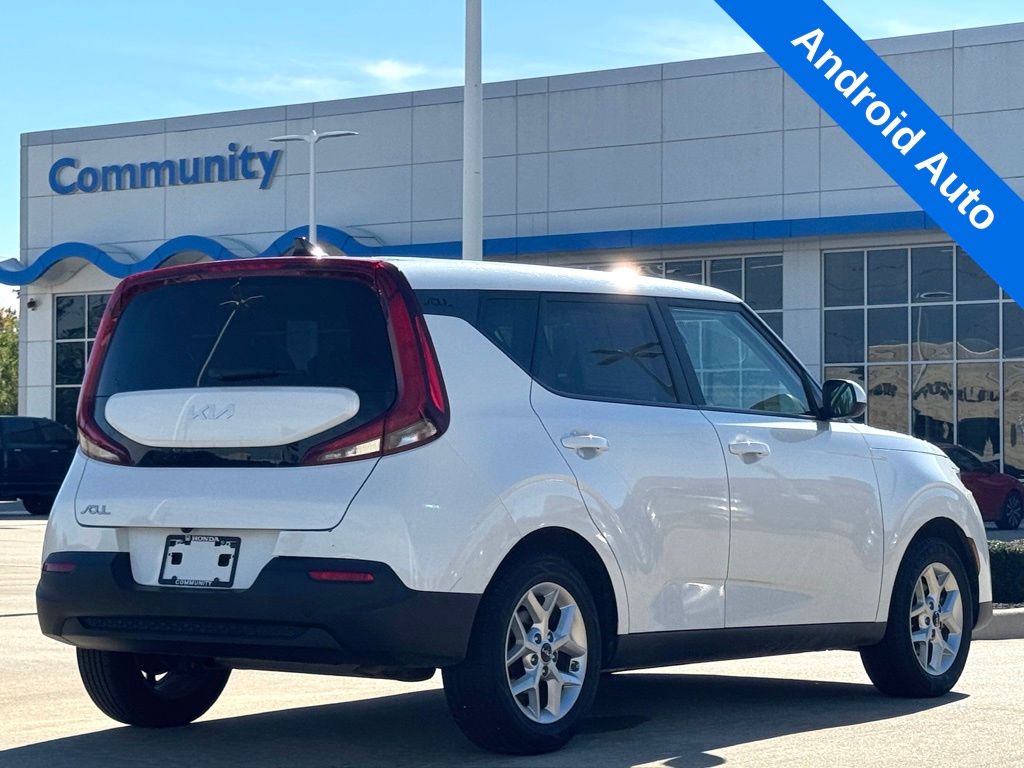 2022 Kia Soul LX White at Superior Kia