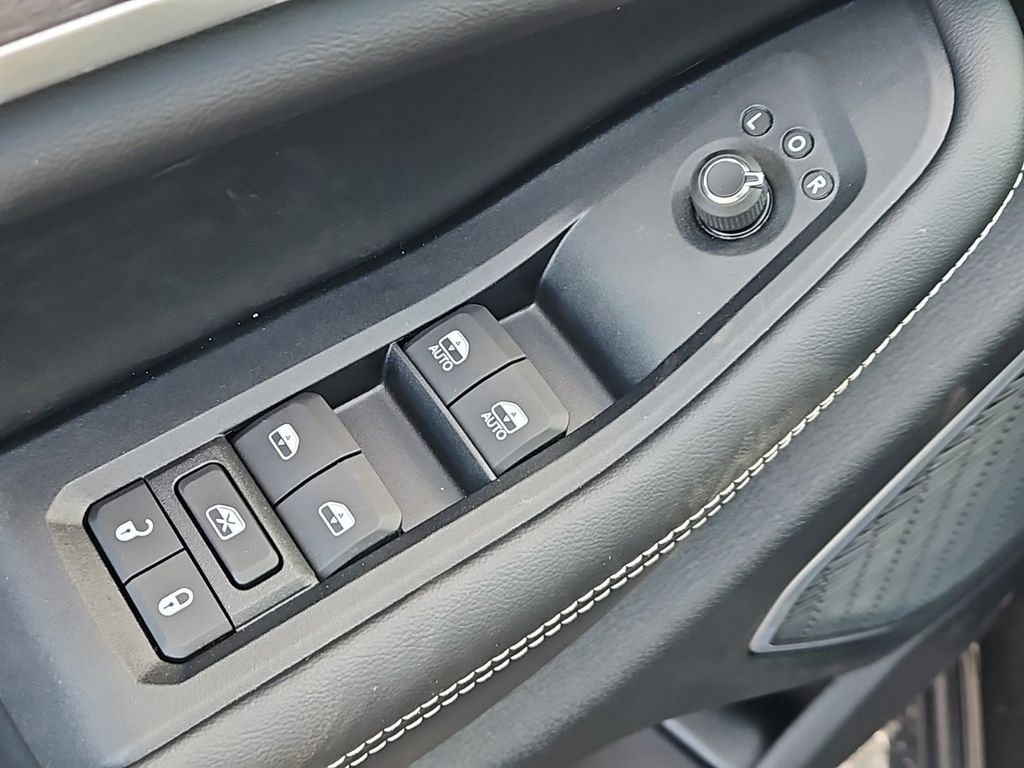 2025 Jeep Grand Cherokee 4xe photo