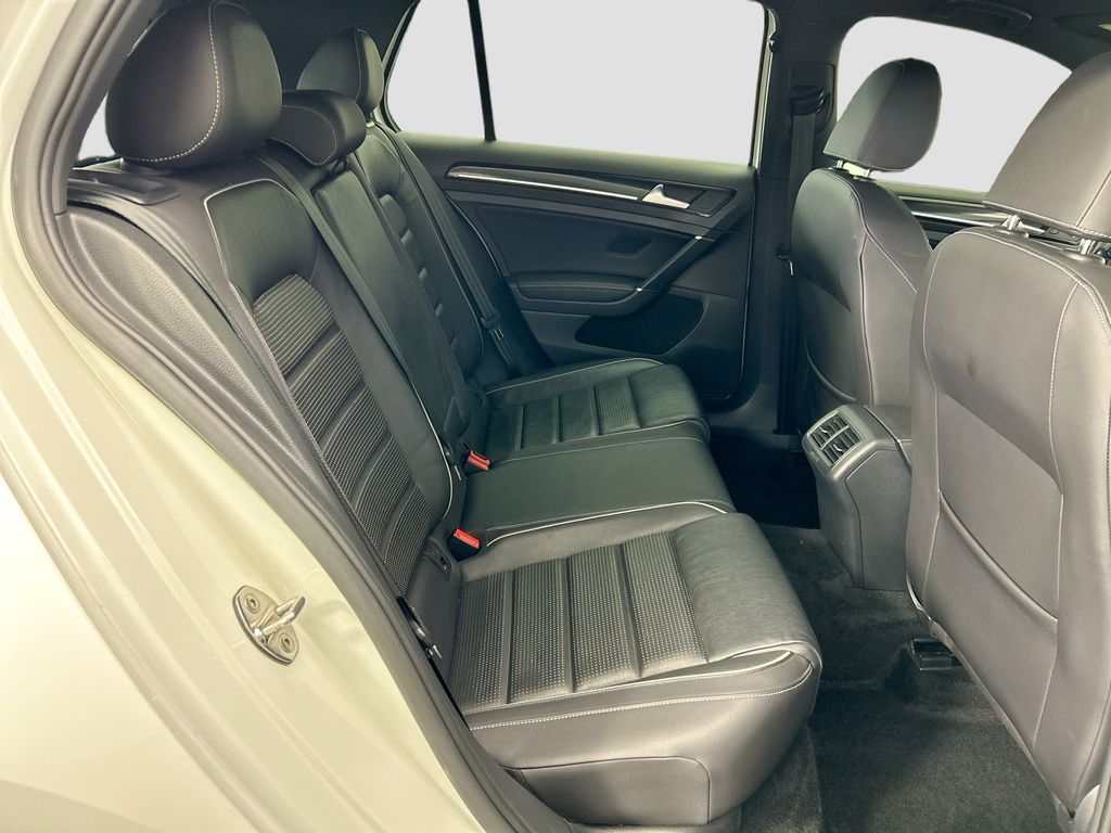 Thumbnail: 2019 Volkswagen Golf - 21