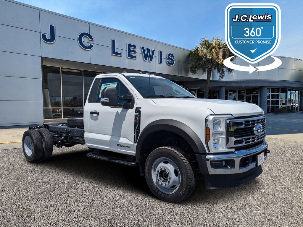 2025 Ford F-550 Super Duty 