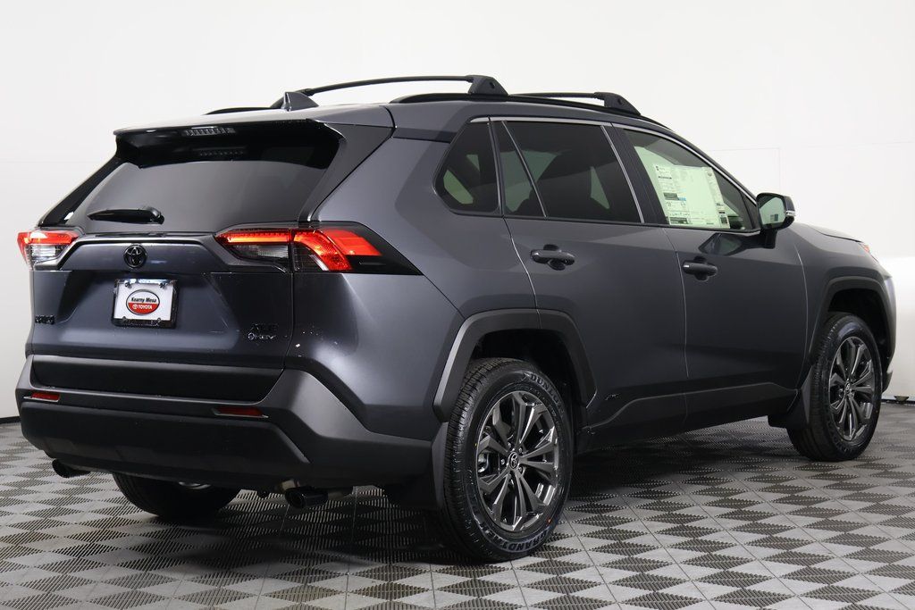 2025 Toyota RAV4 XLE Premium 2