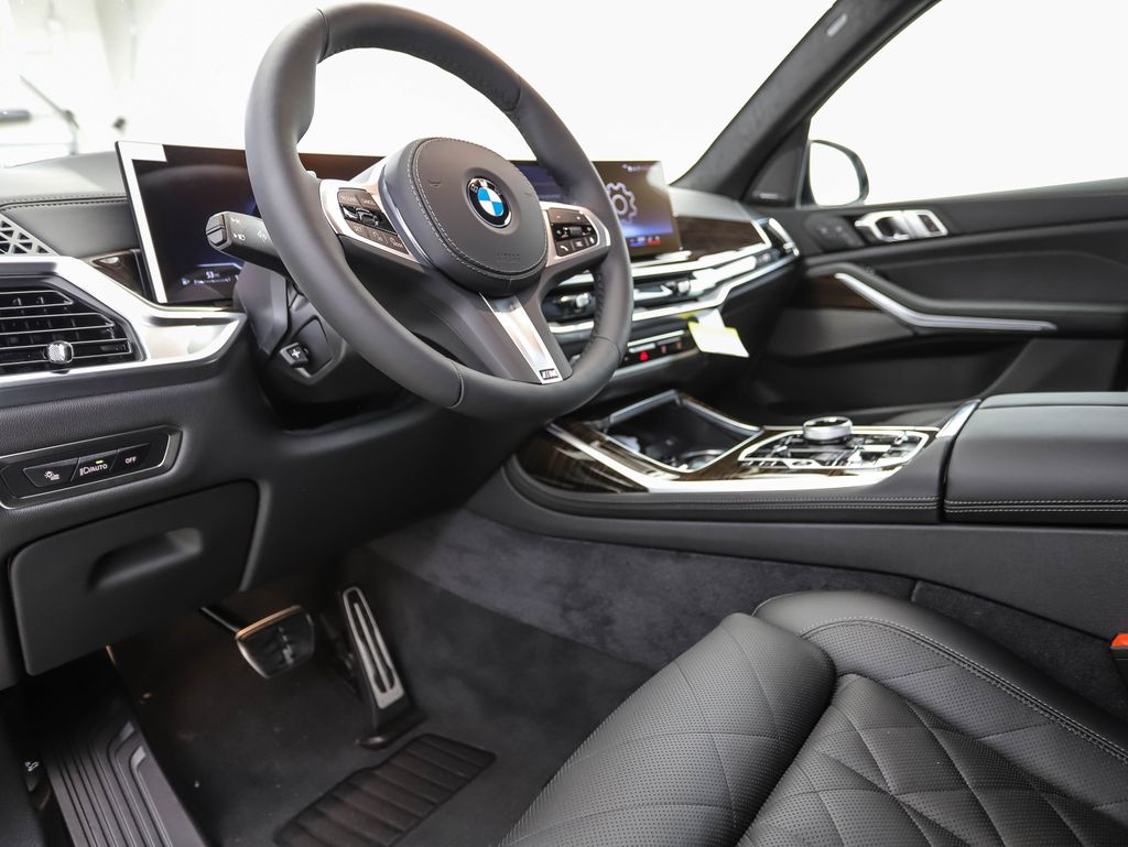 Thumbnail: 2026 BMW X7 - 10