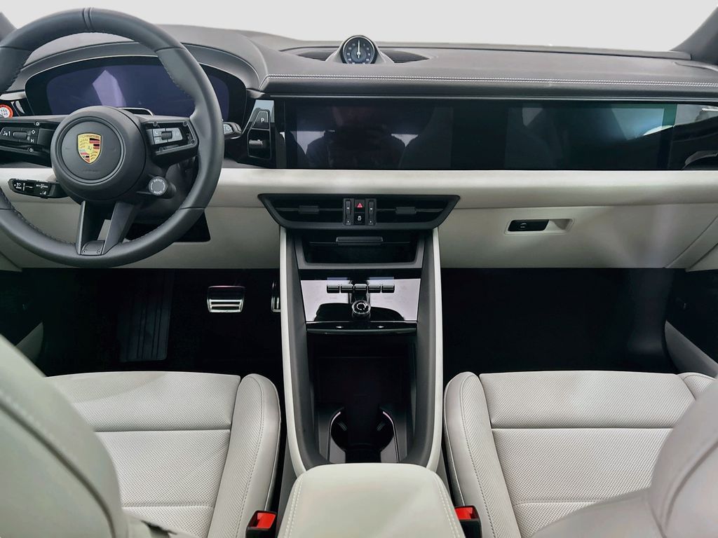 Thumbnail: 2026 Porsche Macan - 15