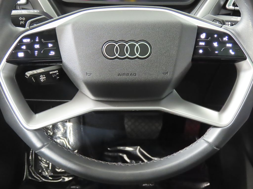 Thumbnail: 2023 Audi Q4 e-tron - 14