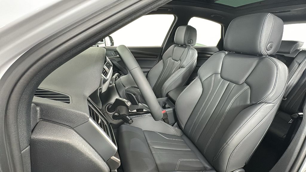 2025 Audi Q5  31