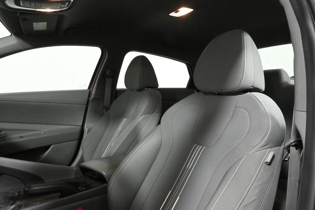 Thumbnail: 2021 Hyundai Elantra - 4