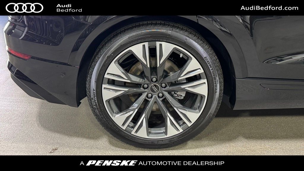 Thumbnail: 2026 Audi Q8 - 8