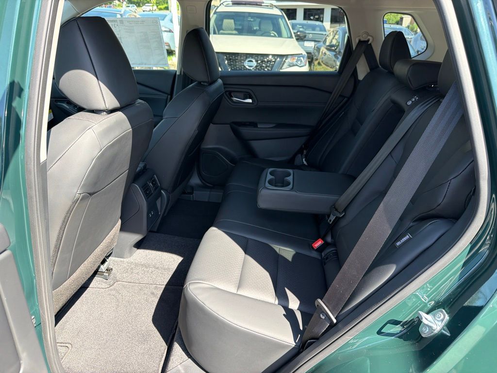 2026 Nissan Rogue Dark Armor - Photo 22