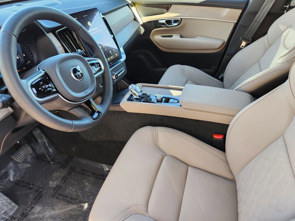 2026 Volvo XC90 Plus - Photo 8