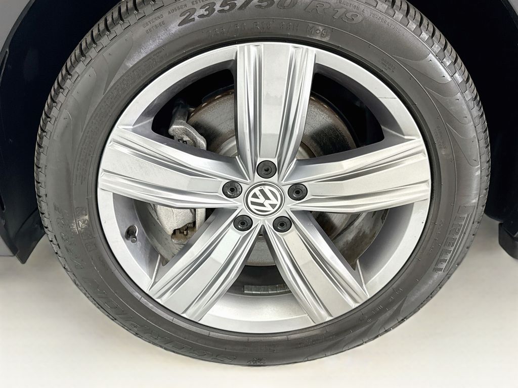 Thumbnail: 2021 Volkswagen Tiguan - 29