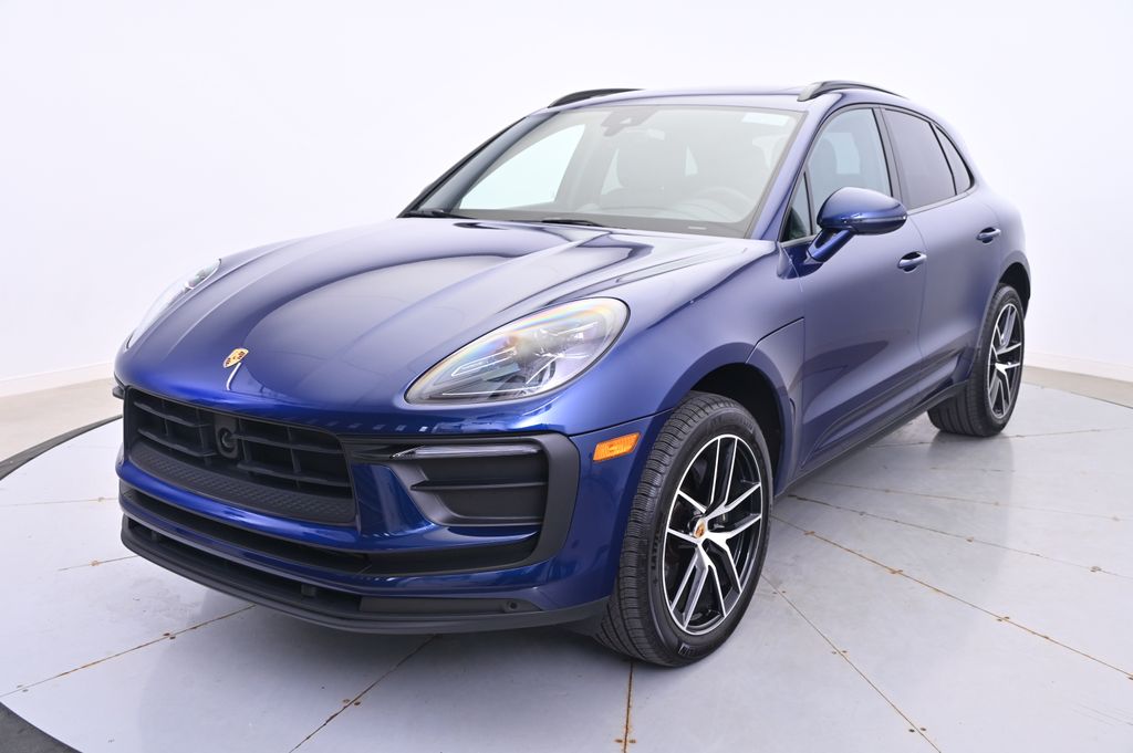 2024 Porsche Macan  -
                  Beachwood, OH