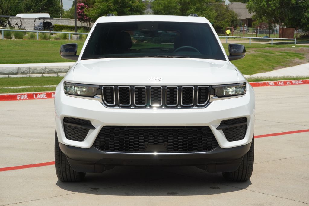 Used Car 2025 Jeep Grand Cherokee  Laredo For Sale Under $35,000 In Weatherford, Texas
