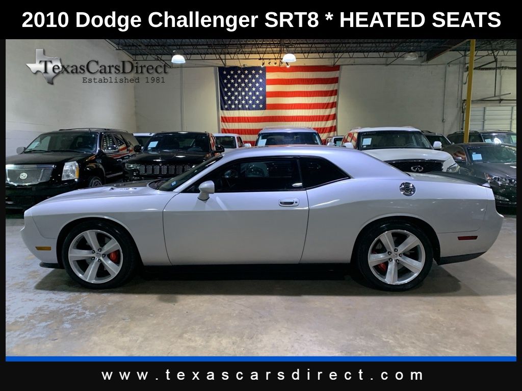 2010 Dodge Challenger SRT8 photo