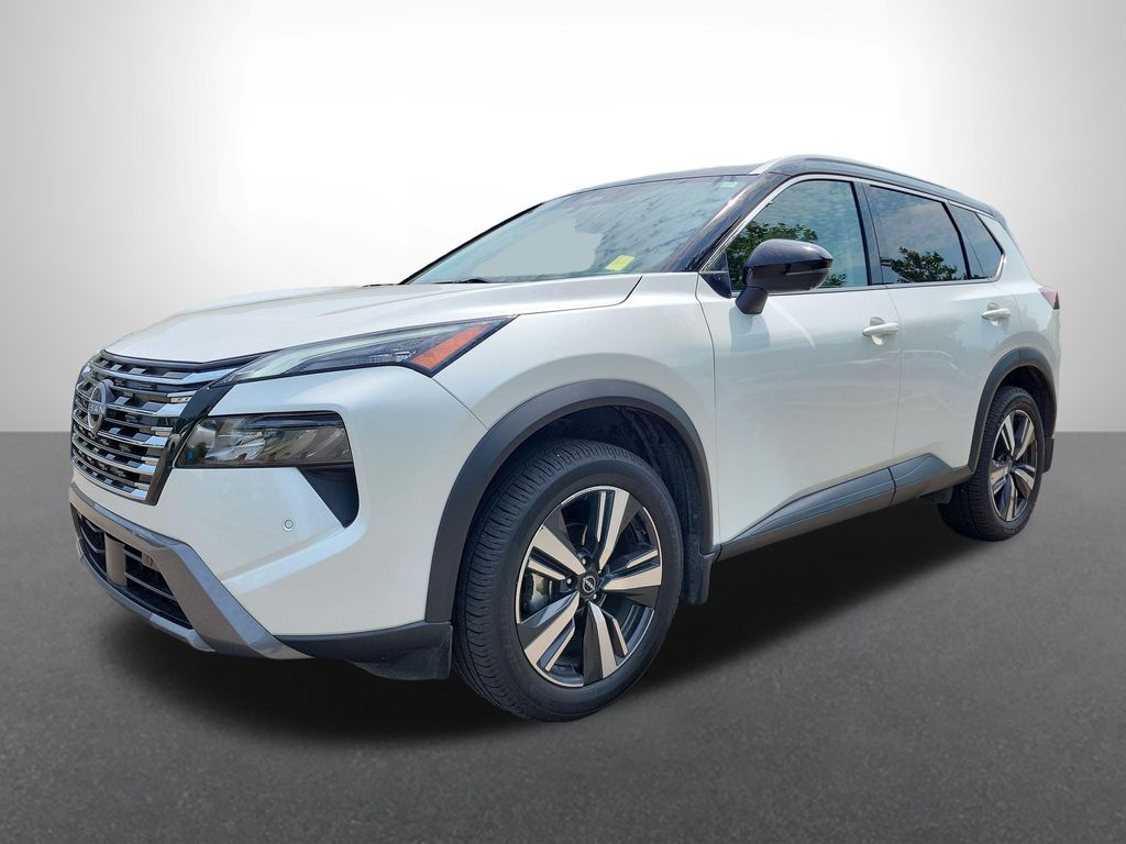 Everest White Pearl/Super Black 2024 Nissan Rogue SUV / Crossover Front-Wheel Drive Continuously Variable Transmission
