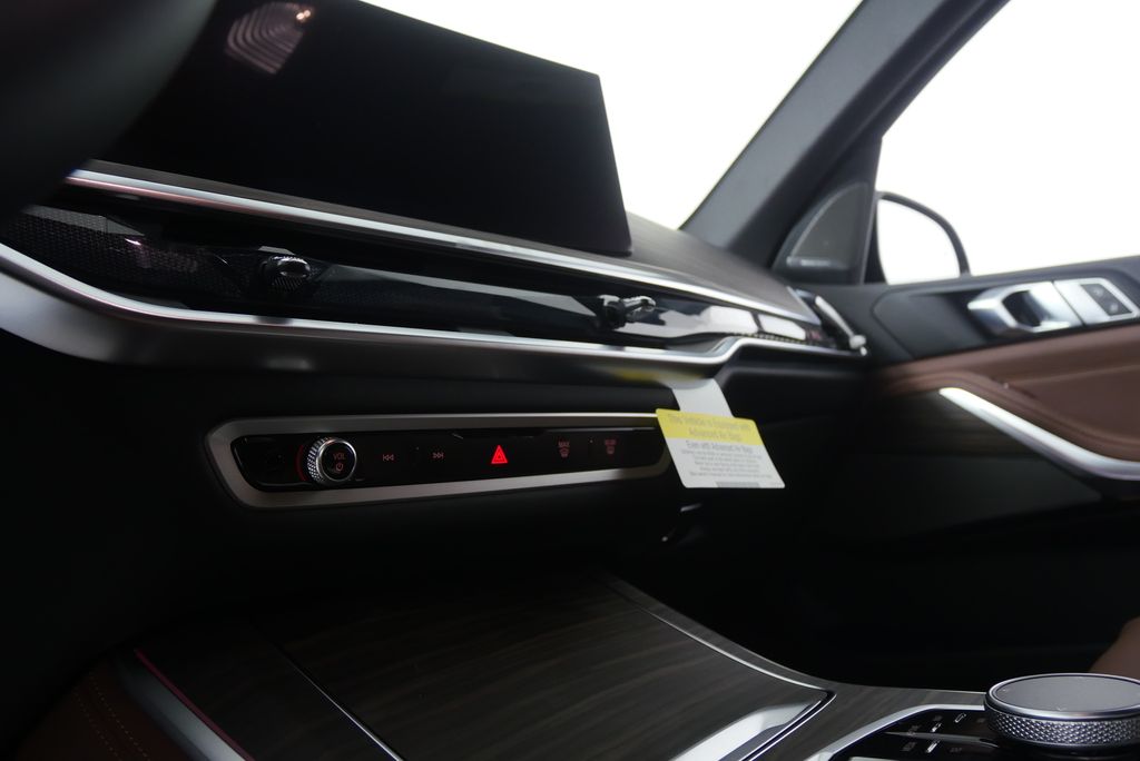 Thumbnail: 2026 BMW X5 - 19