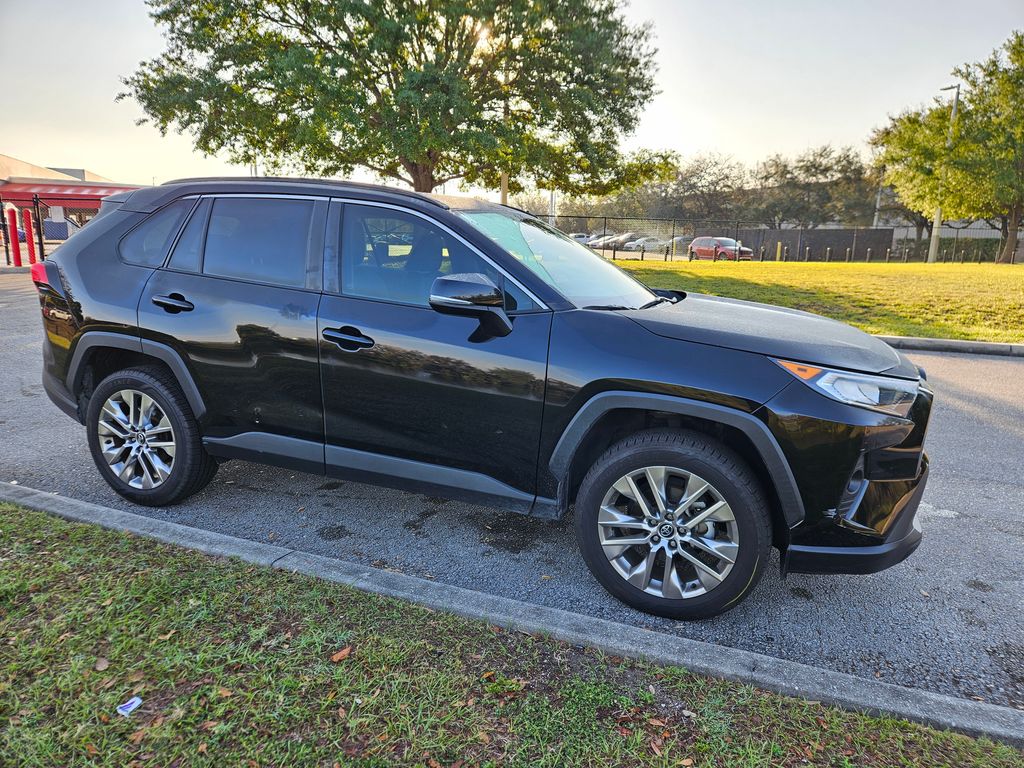 2021 Toyota RAV4 XLE Premium 7