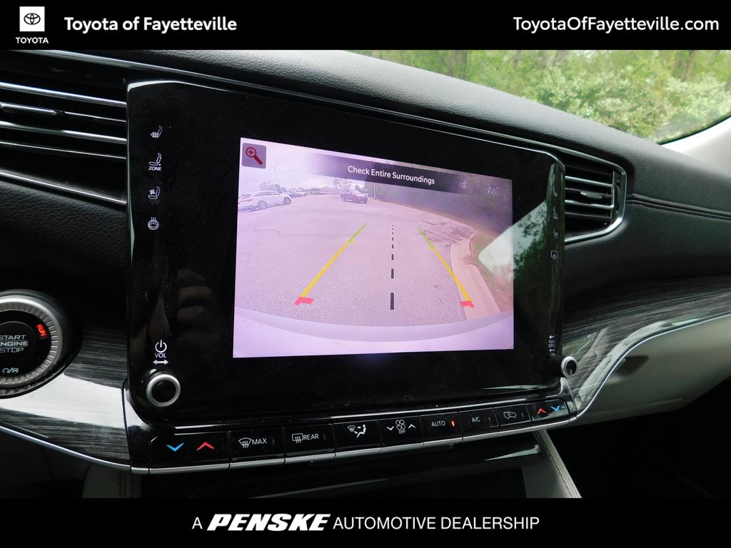 Thumbnail: 2022 Jeep Wagoneer - 10