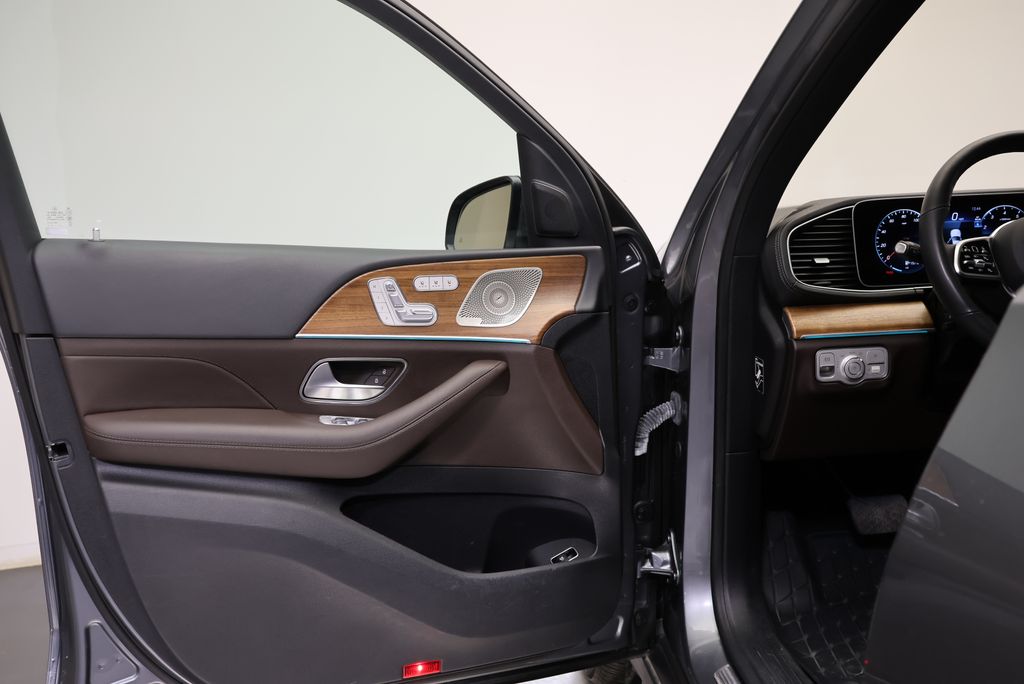 Thumbnail: 2023 Mercedes-Benz GLS - 31