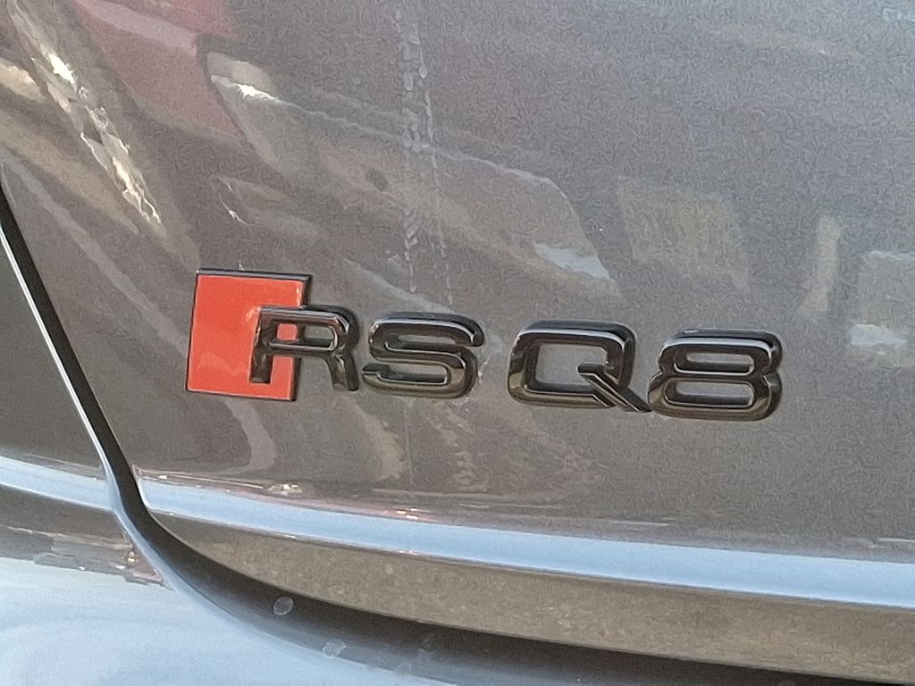 Thumbnail: 2023 Audi RS Q8 - 32